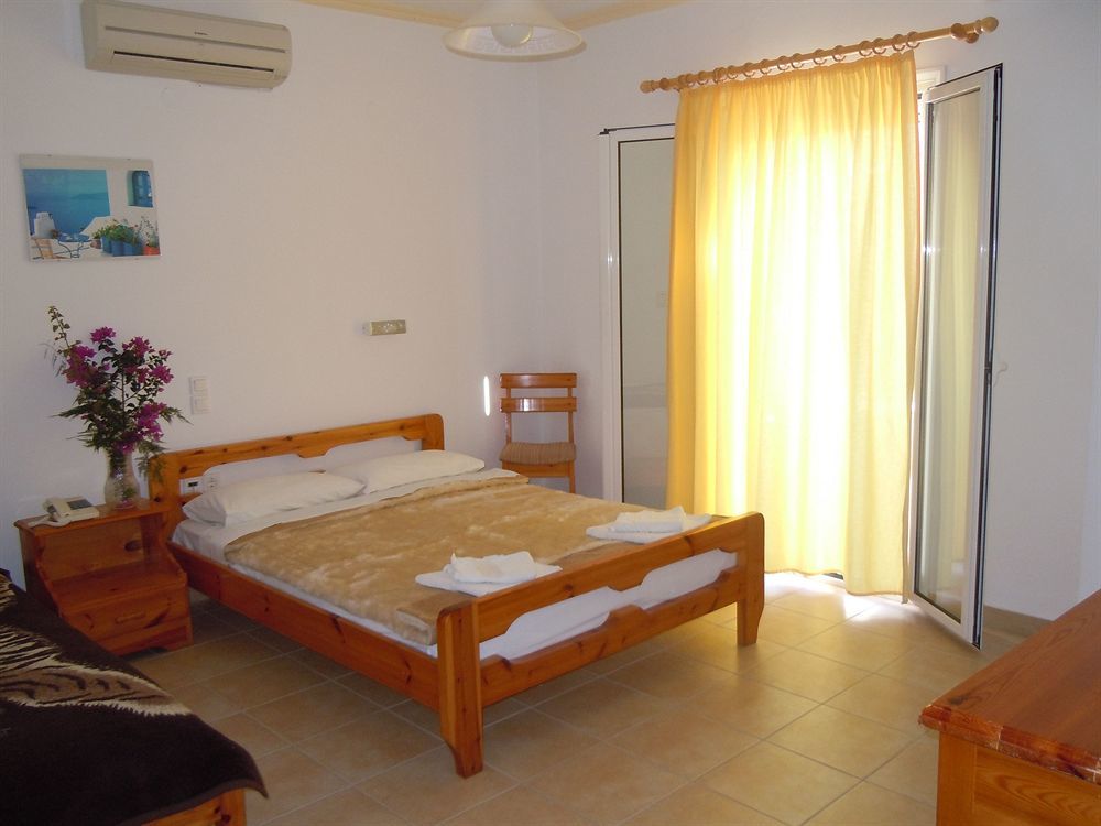 Atlas Pensión Karterados (Santorini)